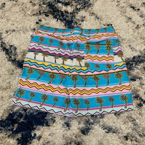 Men’s Medium 5’ Zip Code Cotton Print Shorts - Picture 3 of 3